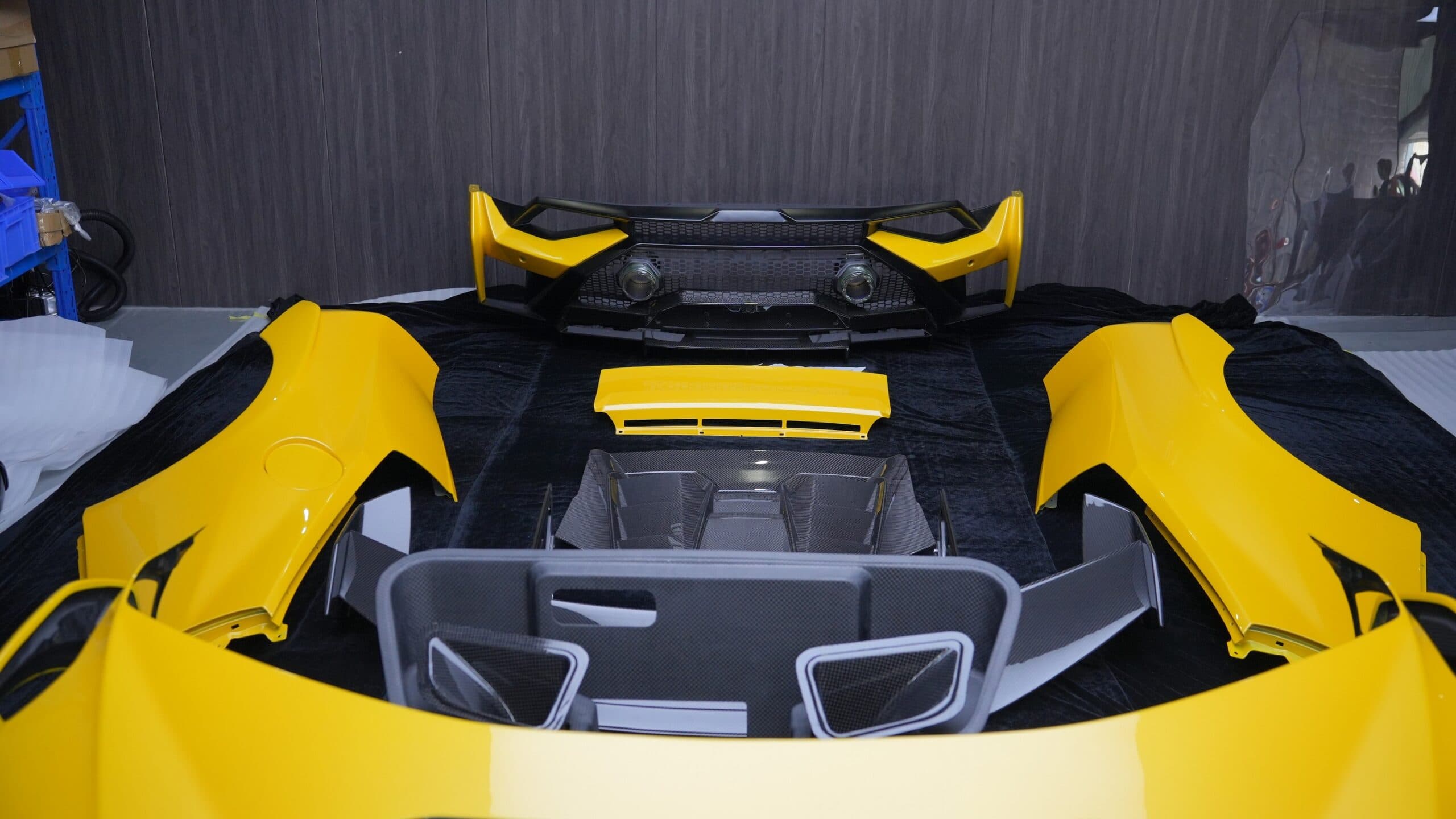 Lamborghini Huracan LP610-4 Spyder Exterior Parts Carbon Fiber Conversion Kits view 6