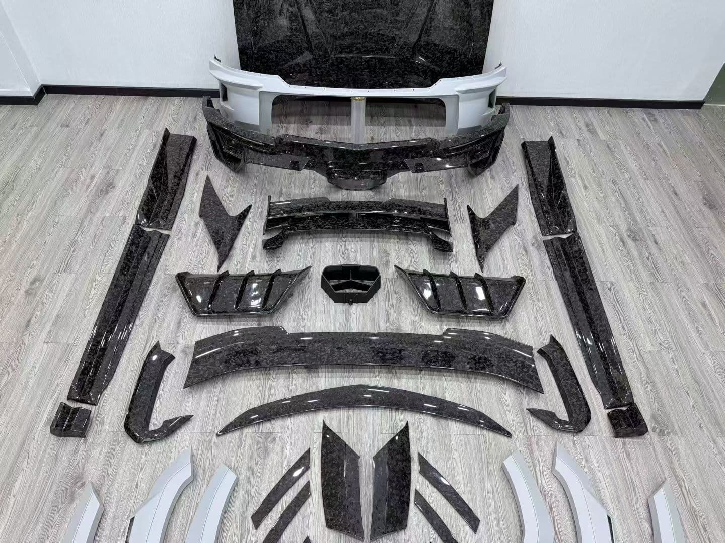 Lamborghini Urus SE Carbon Fiber Widebody Kit gallery image 13